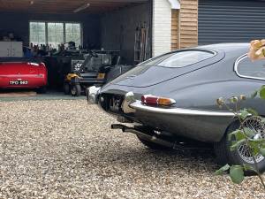 Image 12/12 of Jaguar E-Type 4.2 (1966)