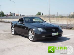 Image 10/10 of Mercedes-Benz SLK 200 (1999)