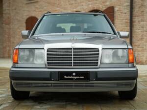 Bild 3/50 von Mercedes-Benz 200 TE (1992)