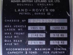 Image 22/22 of Land Rover 109 (1977)
