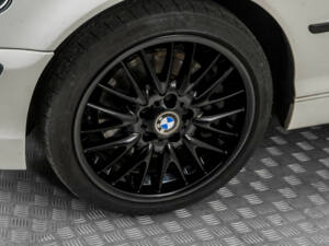 Image 23/50 of BMW 330xi (2002)