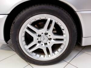 Imagen 26/46 de Mercedes-Benz SL 280 (1999)