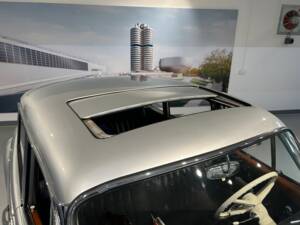 Image 6/32 of BMW 3200 S (1963)