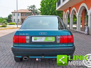 Bild 4/10 von Audi 80 - 2.0 E (1992)