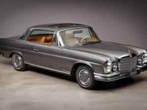 Image 3/46 of Mercedes-Benz 280 SE 3,5 (1971)