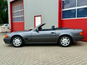 Image 2/44 of Mercedes-Benz SL 500 (1994)