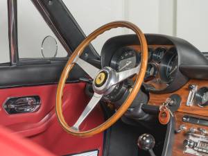 Bild 4/49 von Ferrari 365 GT 2+2 (1968)