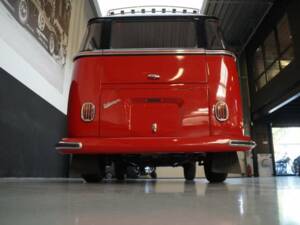 Image 38/50 of Volkswagen T1 Brasil &quot;Samba&quot; (1975)