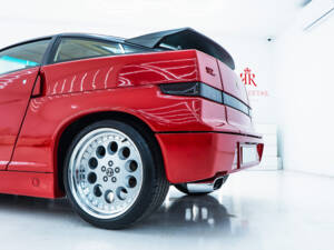 Image 13/48 de Alfa Romeo SZ (1989)