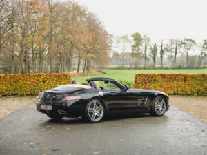 Image 3/100 de Mercedes-Benz SLS AMG Roadster (2011)