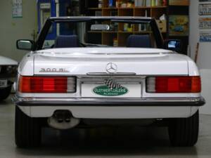 Afbeelding 14/14 van Mercedes-Benz 300 SL (1987)