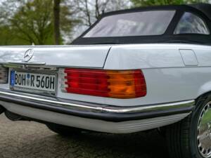 Image 13/32 of Mercedes-Benz 560 SL (1986)