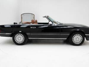 Immagine 9/15 di Mercedes-Benz 560 SL (1986)