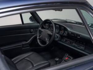 Bild 23/24 von Porsche 911 Carrera (1993)