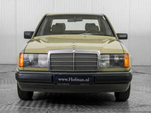 Immagine 14/50 di Mercedes-Benz 200 D (1986)