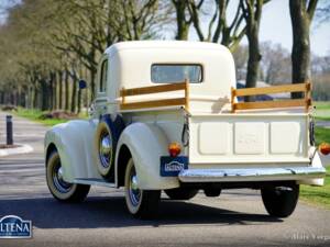 Bild 28/31 von Ford Pickup (1946)