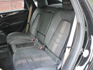 Image 12/19 of Porsche Cayenne Turbo GT (2022)