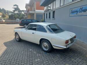 Image 3/21 of Alfa Romeo Giulia GT 1300 Junior (1970)