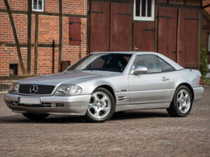 Immagine 1/38 di Mercedes-Benz SL 500 (2000)