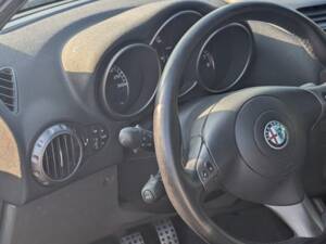 Bild 90/111 von Alfa Romeo 147 3.2 GTA (2002)