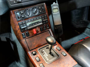 Afbeelding 26/38 van Mercedes-Benz 300 SL (1990)