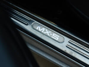 Bild 36/47 von Mazda MX-5 1.6 (2002)