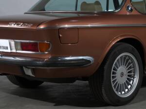 Image 14/41 of BMW 3.0 CS (1975)