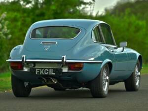 Image 14/50 de Jaguar E-Type V12 (2+2) (1972)