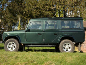 Bild 6/50 von Land Rover Defender 110 (2011)