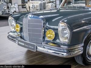 Image 10/15 of Mercedes-Benz 300 SE (1965)