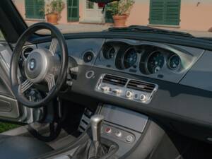 Image 105/185 of BMW Z8 (2001)