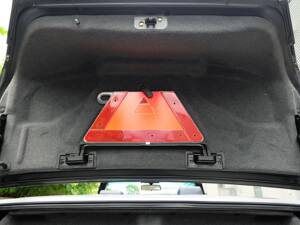 Image 58/69 of Mercedes-Benz E 320 (1994)