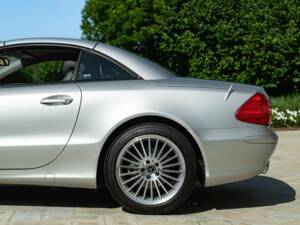 Image 27/50 of Mercedes-Benz SL 350 (2005)