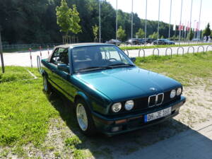 Imagen 2/12 de BMW 325i (1992)