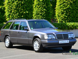 Bild 7/44 von Mercedes-Benz E 280 T (1994)