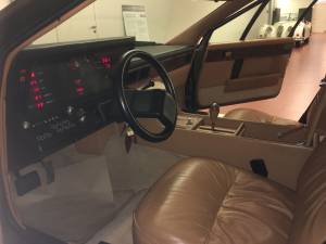 Immagine 10/39 di Aston Martin Lagonda (1982)