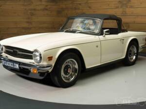 Afbeelding 12/19 van Triumph TR 6 PI (1973)