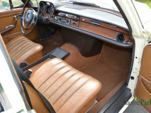 Image 27/49 of Mercedes-Benz 280 SE 3,5 (1972)