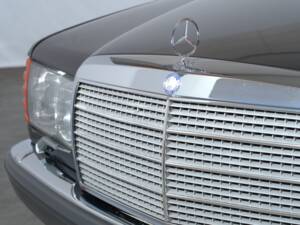 Image 6/52 of Mercedes-Benz 560 SEL (1988)