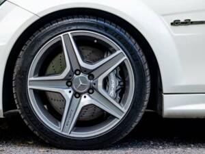 Image 41/50 of Mercedes-Benz C 63 AMG T (2013)