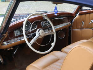 Image 25/56 of Mercedes-Benz 300 Sc Roadster (1958)