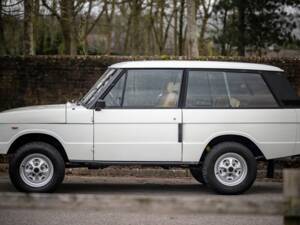 Image 4/8 of Land Rover 109 (1983)
