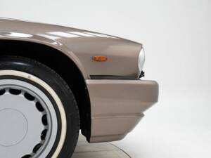 Image 12/15 of Jaguar XJ-S 3.6 (1985)
