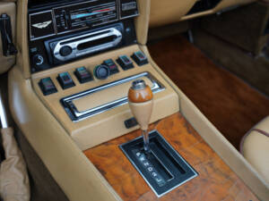 Image 36/50 of Aston Martin V8 Volante (1981)