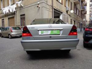 Image 6/10 de Mercedes-Benz C 180 (1998)