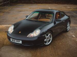 Image 1/8 of Porsche 911 Carrera 4 &quot;Millenium-Edition&quot; (2000)