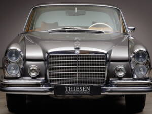 Immagine 2/46 di Mercedes-Benz 280 SE 3,5 (1971)