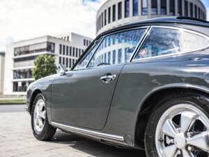 Image 2/59 of Porsche 911 2.0 (1967)