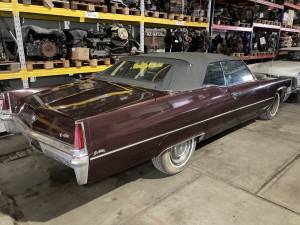 Image 23/40 of Cadillac DeVille Convertible (1969)