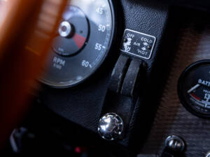 Image 11/33 of Jaguar E-Type (2+2) (1967)